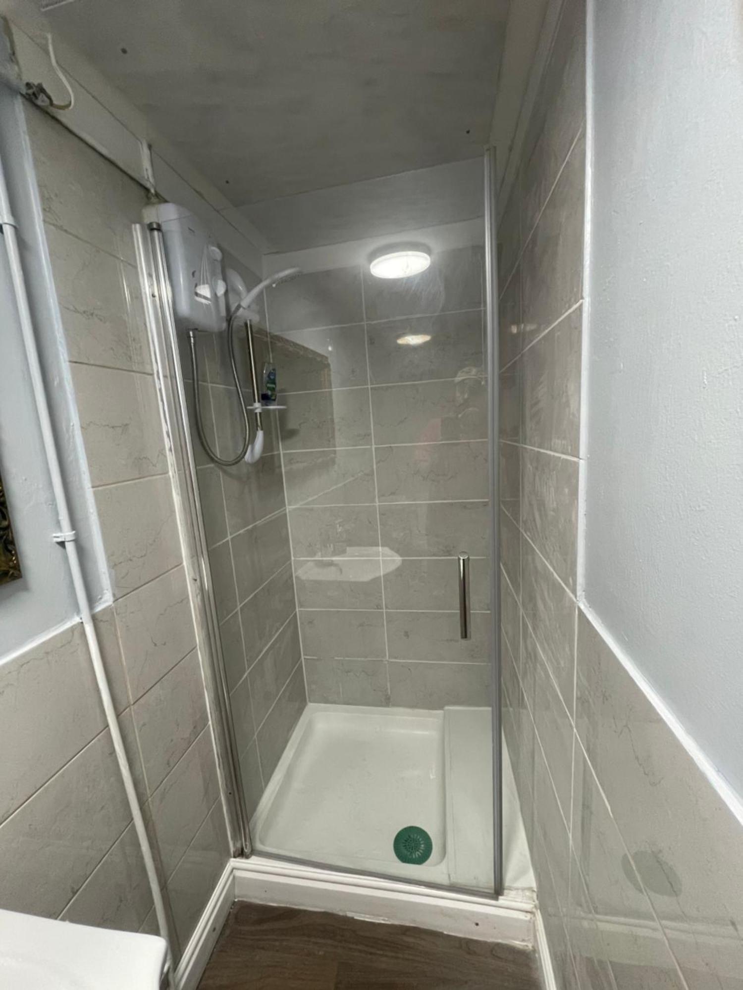 2 Bedroom Apartment On Suite Bathroom, Southmead Bristol Exterior photo